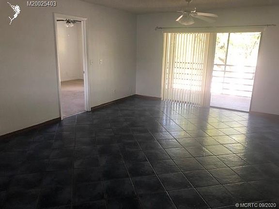 2nd image of 1290 SE Parkview Pl #9