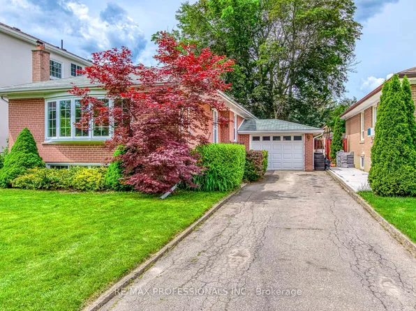 43 Belgate Pl, Toronto, ON M9C 3Y5
