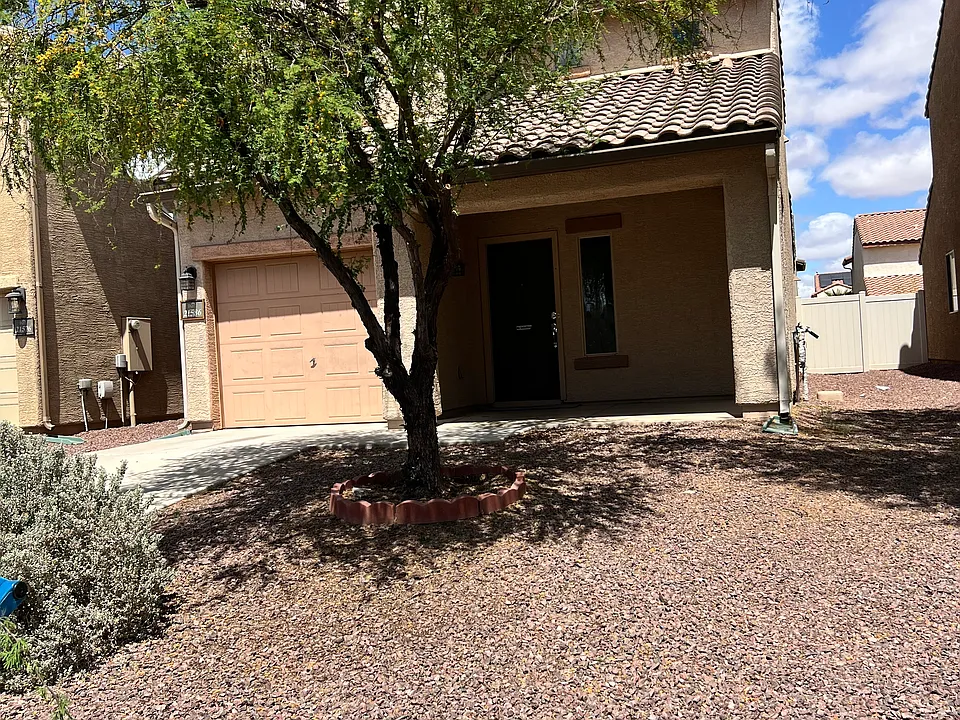 21586 E Homestead Dr