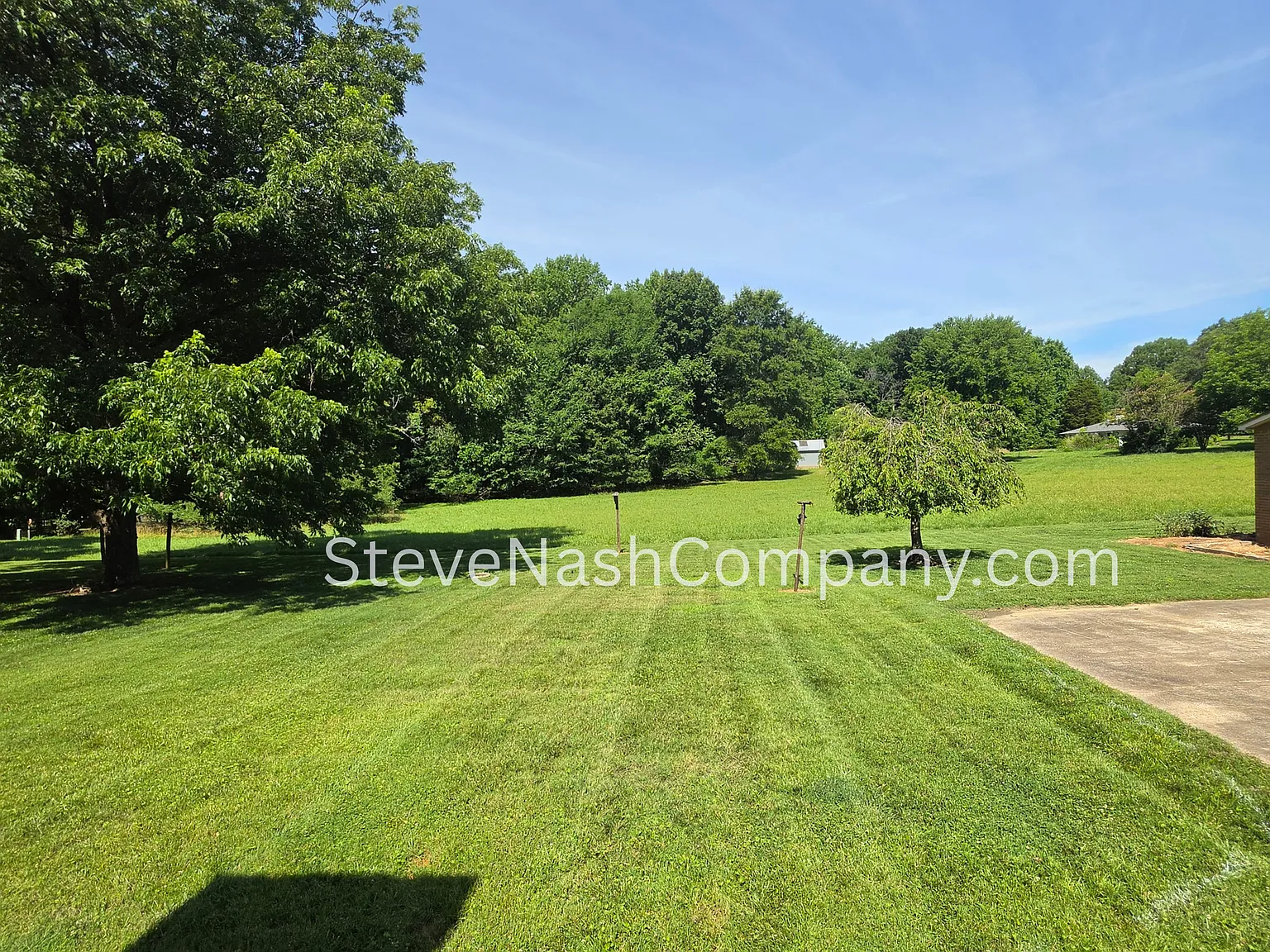 3 bed, 2.5 bath, 1750 sqft, $2,400 — Photo 3