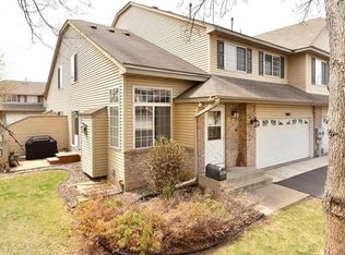 9883 Hamlet Ln S, Cottage Grove, MN 55016