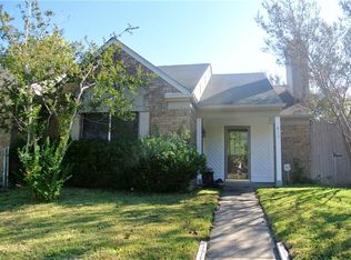 810 Versailles Dr, Mesquite, TX 75149