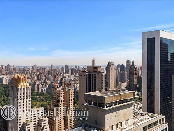 3rd image of 150-156 W 56th St APT 4501
