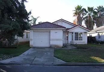 4243 W Yale Ave photo 1
