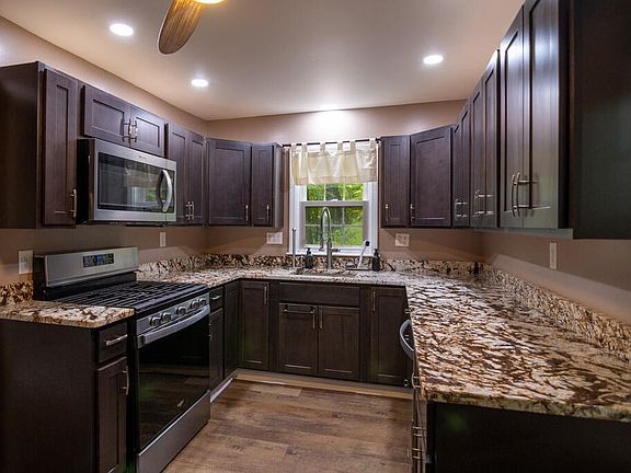 4th image of 32 Fairfax Drive
