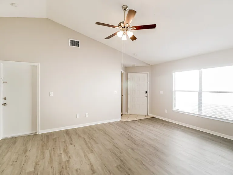 22501 Crows Nest Ct — Photo 6