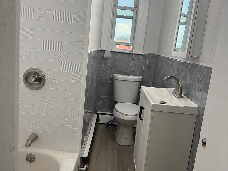 39 Opper St #3 — Photo 8
