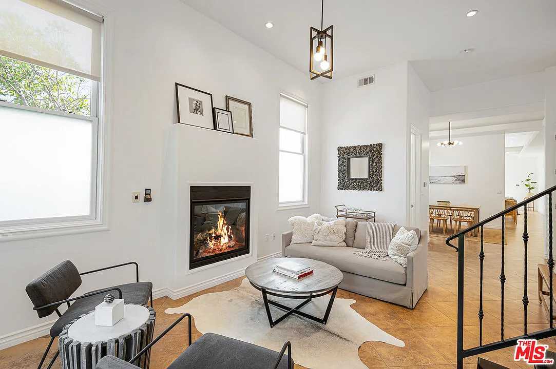 3 bed, 3.5 bath, 2240 sqft, $9,000 — Photo 1