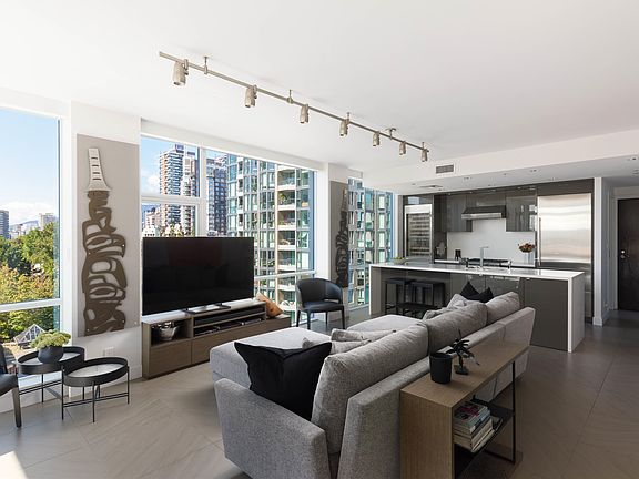 3rd image of 1455 Howe St #805