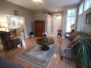 11 Cherry Hill Ct, Hampton, IL 61256
