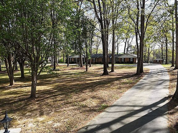 4th image of 2646 Rolling Hills Dr