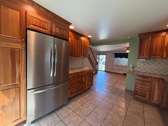 3rd image of 106 Harrison Ave