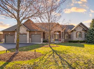 1842 Meadowview Ct, Severn, ON L3V0V6