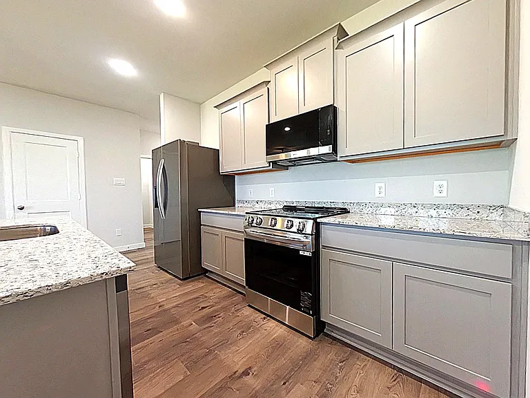 523 Shoreview Dr — Photo 9