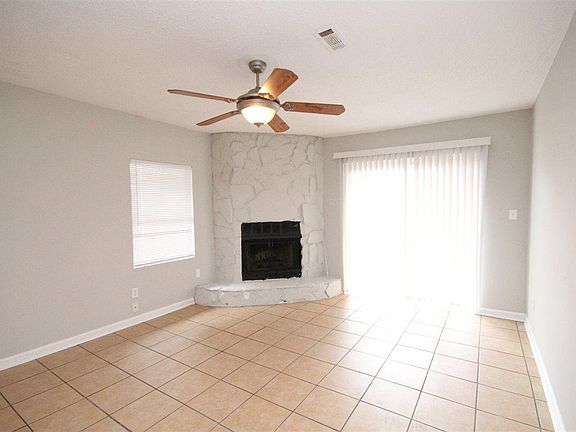 4th image of 3232 Maplewood Dr