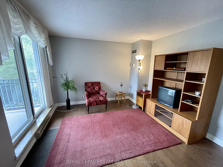 45 Holland Ave #315 — Photo 6