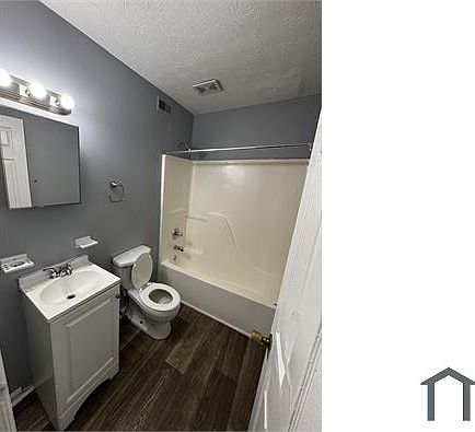 4th image of 1518 W Oak St APT 302