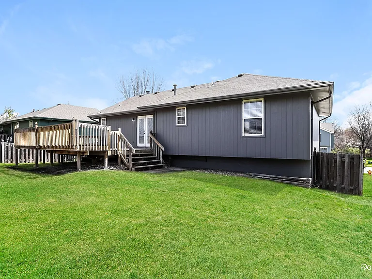 204 S Darrowby Dr — Photo 15