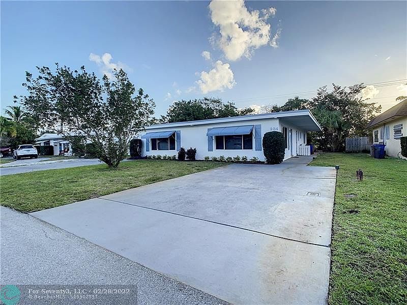 1st image of 234 NE 9th Ave #234
