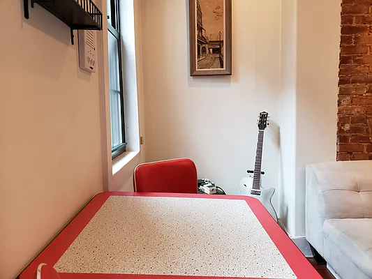 Rented by Signature Property Realty | media 15