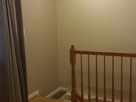 5th image of 202 Essex Dr #1