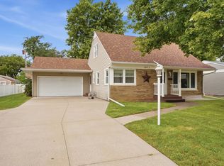 1871 41st St, Moline, IL 61265