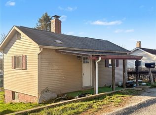 517 Pine St, Mount Pleasant, PA 15666