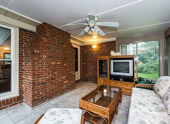 2nd image of 4915 Prestwick Ln #17