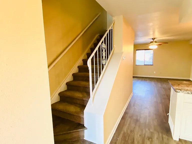 39 Apollo Ln — Photo 3