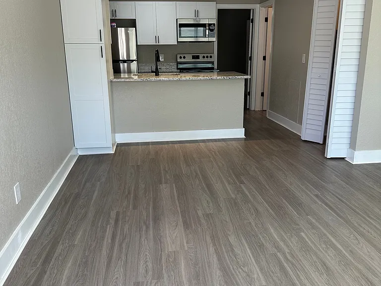 1462 Hamlet Ave — Photo 13