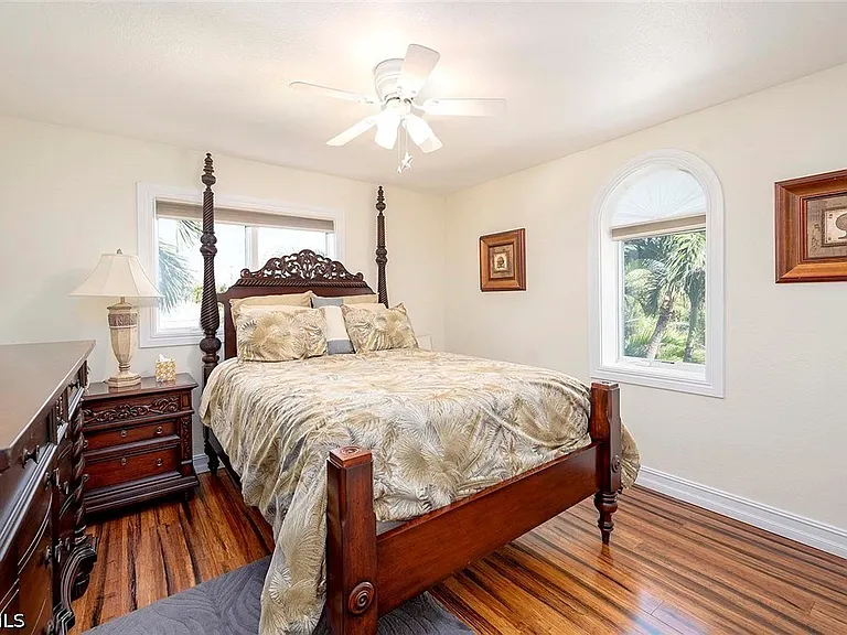 5208 SW 8th Ct — Photo 22