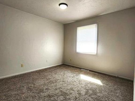 2nd image of 109 Villa Dr #E650c1a88