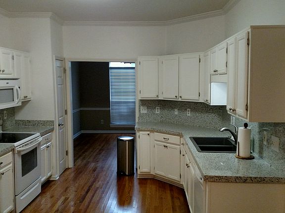 3rd image of 508 Dale Ct