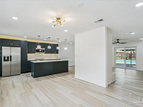4550 Baywoods Dr, Pensacola, FL 32504