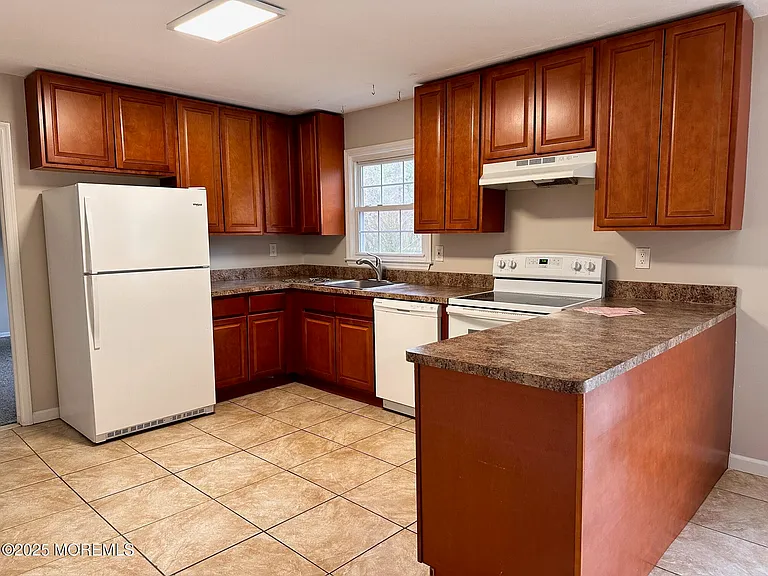 702 Cassville Rd — Photo 17