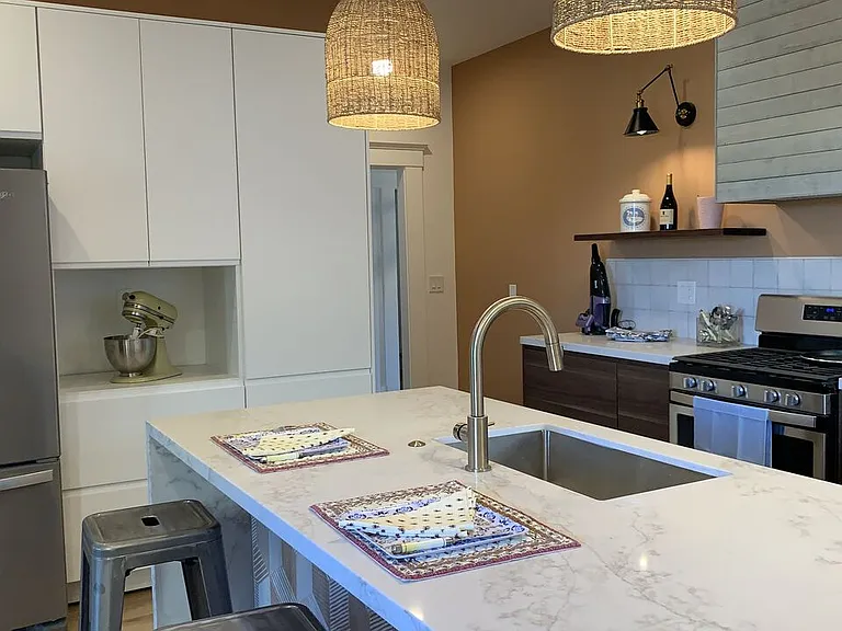 400 N Avenue 66 — Photo 11