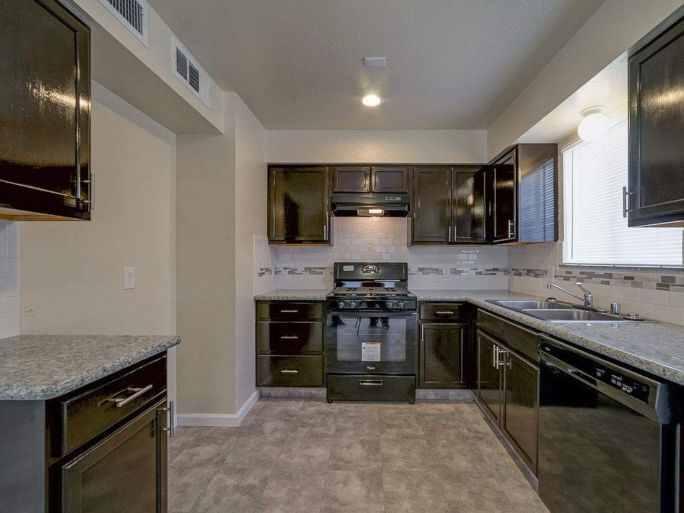 1st image of 4414 W Myrtle Ave