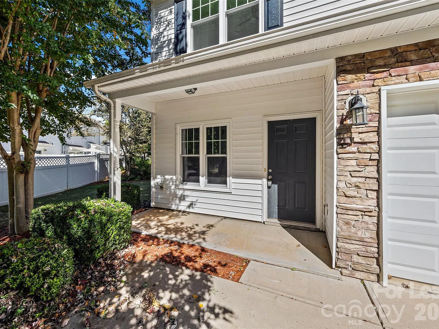 2 bed, 2.5 bath, 1616 sqft, $2,200 — Photo 2