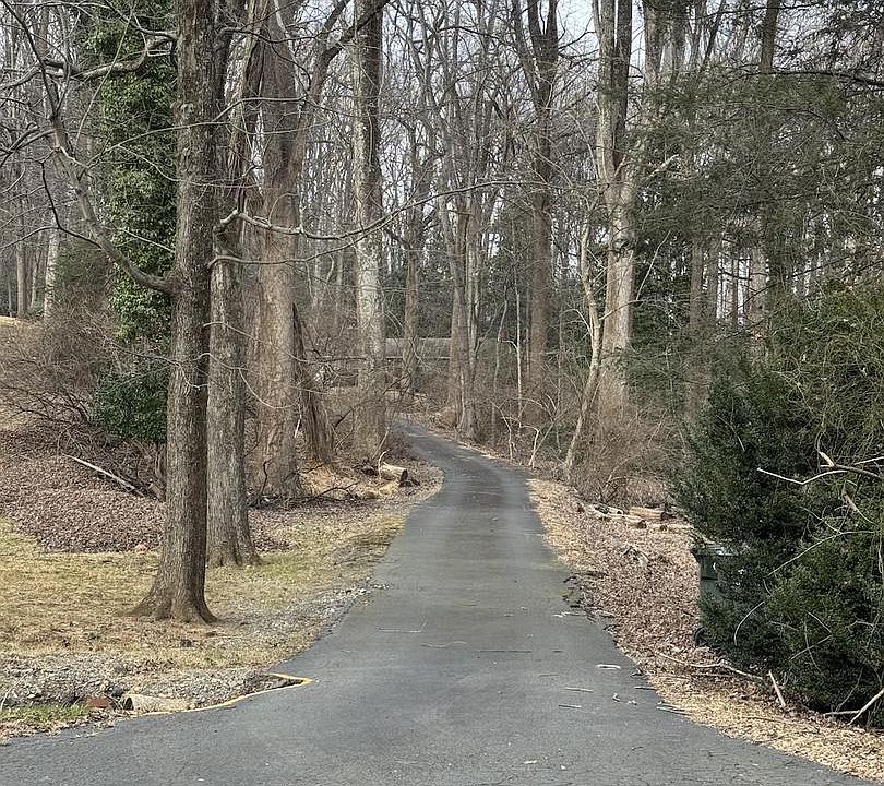 2nd image of 9338 Campbell Rd