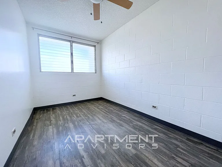 1218 N School St — Photo 10