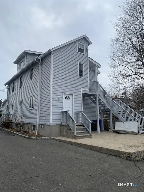 2 bed, 1.0 bath, 984 sqft, $2,550 — Photo 2