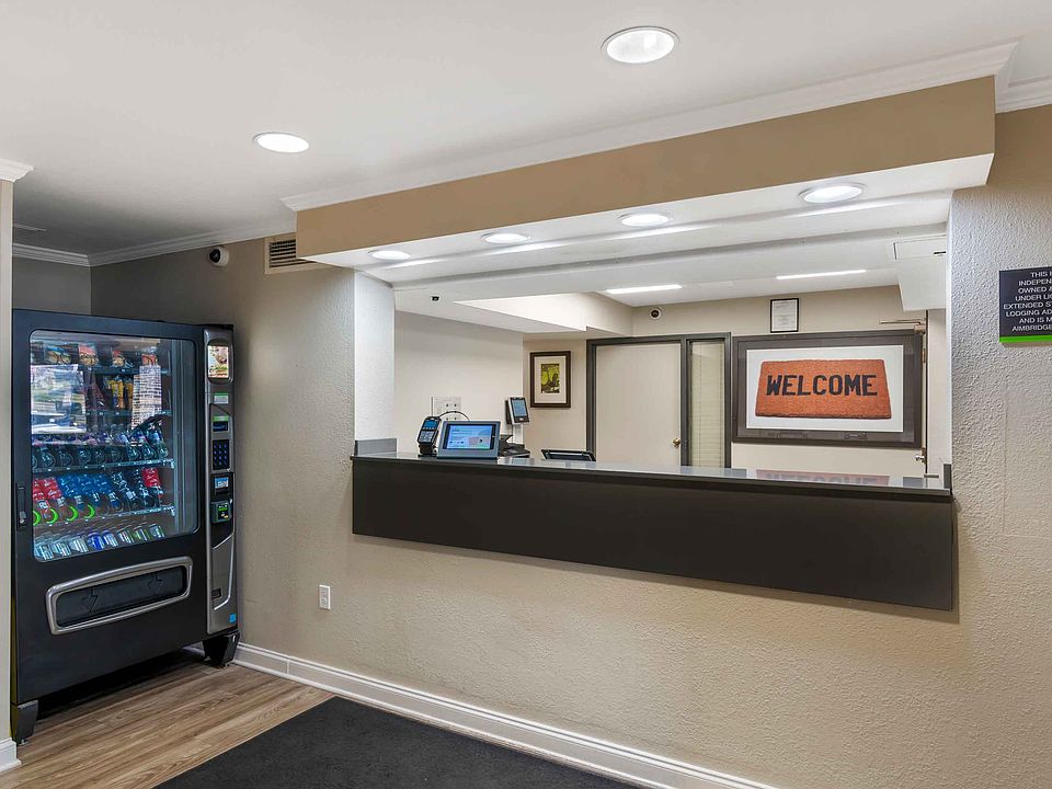 Lobby and Guest Check-in