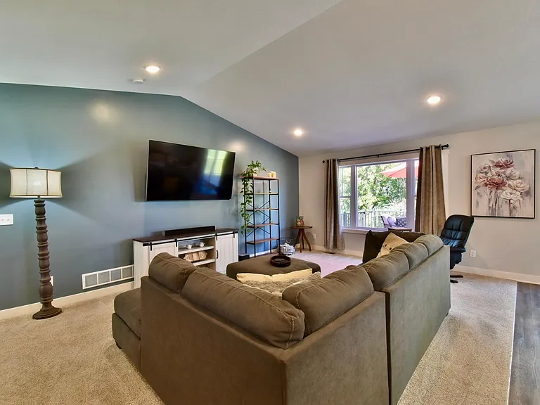 6501 Carrigan Lake Dr — Photo 17
