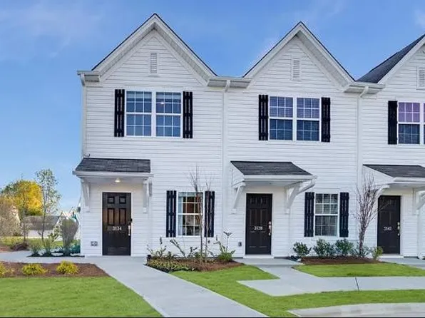 3134 Fall Hills Dr, Winston Salem, NC 27103