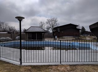 4025 S 84th St APT 8, Greenfield, WI 53228