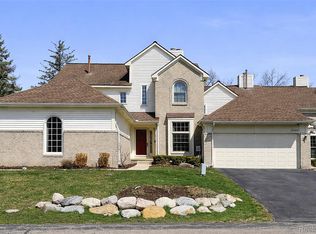 43470 Algonquin Dr, Novi, MI 48375