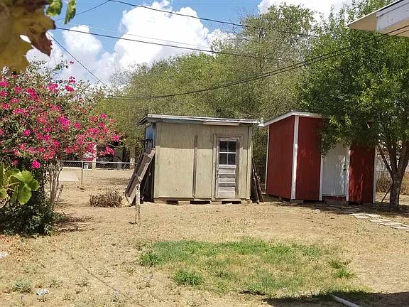 4th image of 608 E Bustamante St