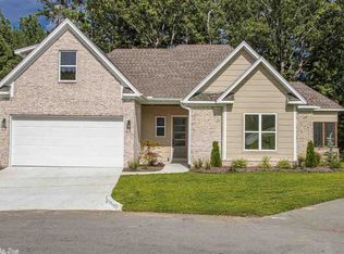 29 Waterside Dr, Little Rock, AR 72223
