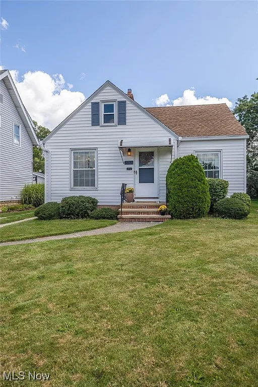 6131 Wareham Dr photo 1
