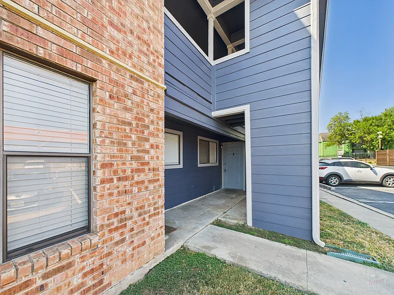 2500 Burleson Rd #201 — Photo 18